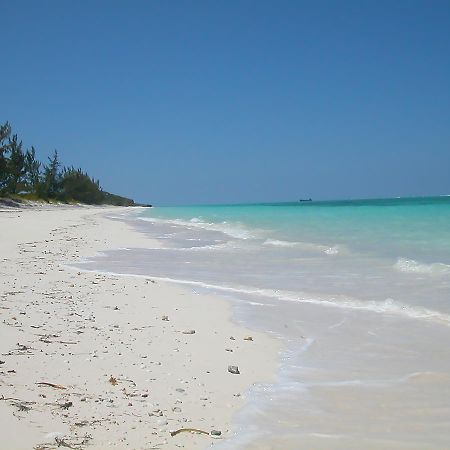 Hollywood Beach Suites Turks And Caicos Whitby Facilities photo