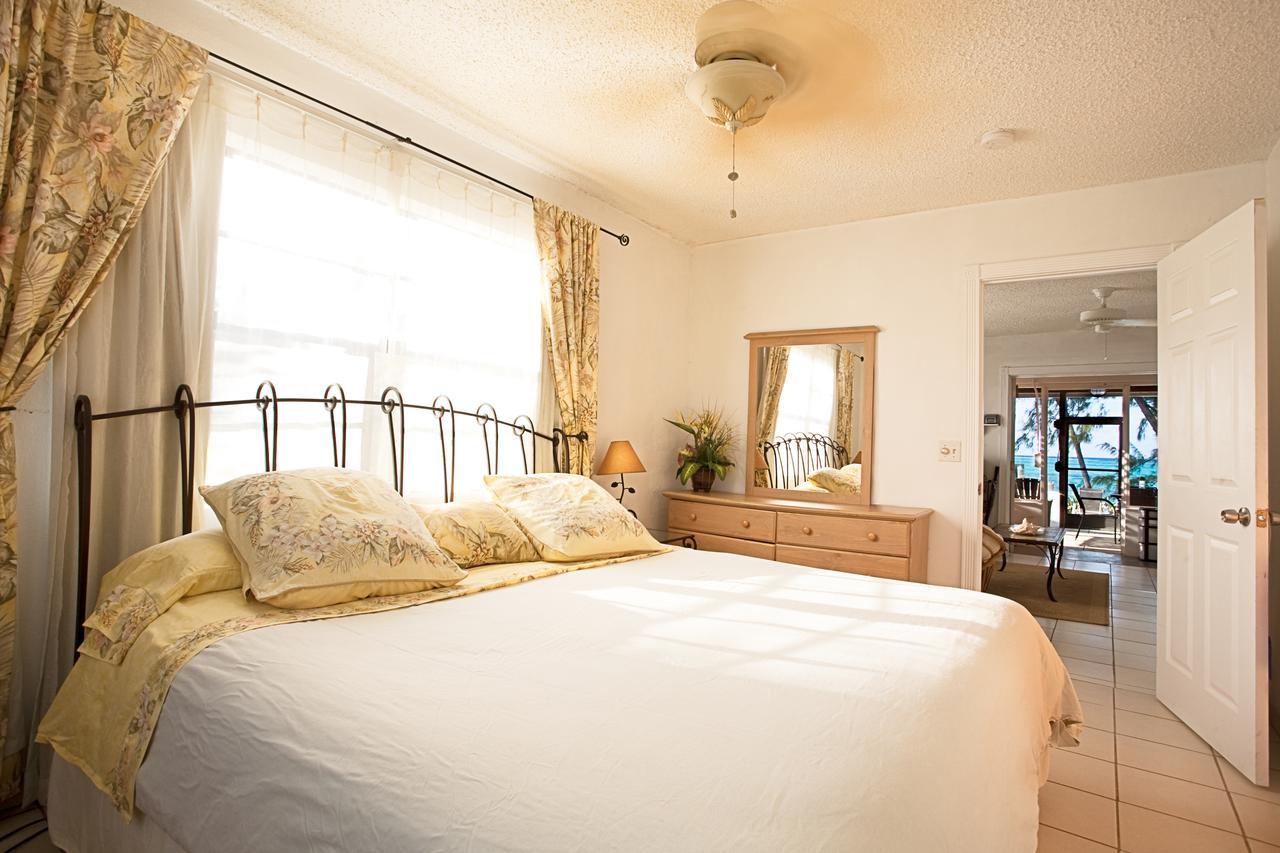 Hollywood Beach Suites Turks And Caicos Whitby Room photo
